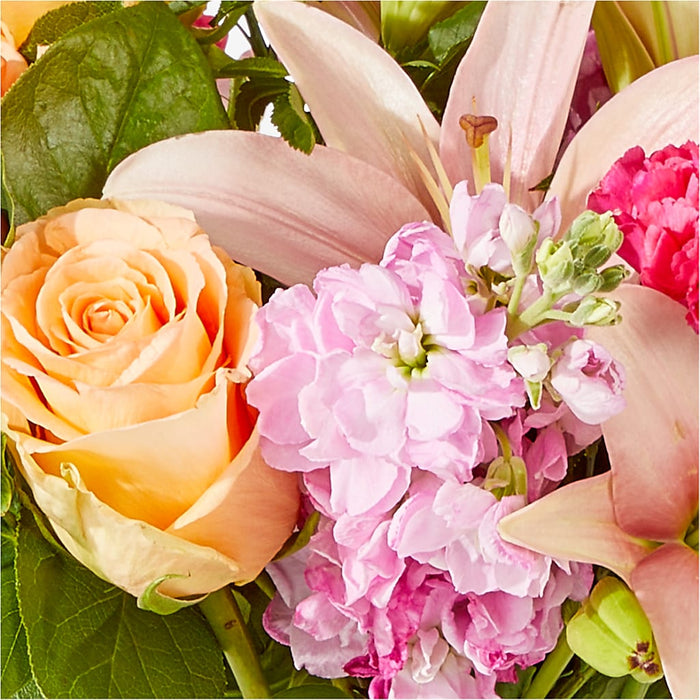 Bisous Bouquet – PANDA FLOWERS CANADA INC, Calgary AB