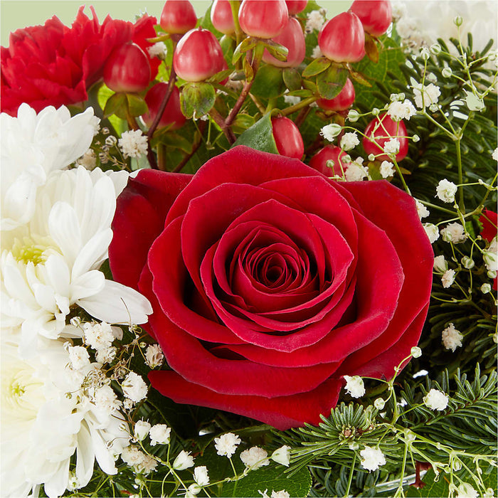 Chance of Flurries Bouquet – PANDA FLOWERS CANADA INC, Calgary AB