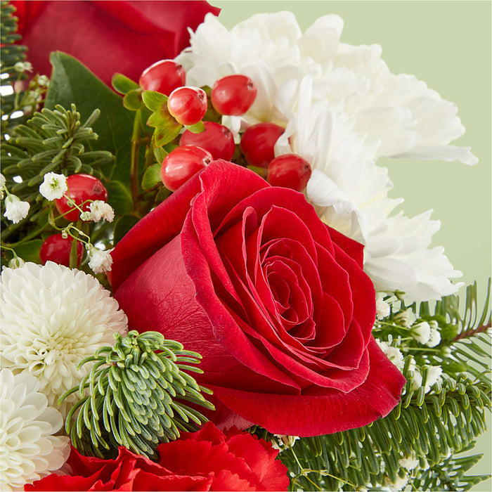 Chance of Flurries Bouquet – PANDA FLOWERS CANADA INC, Calgary AB
