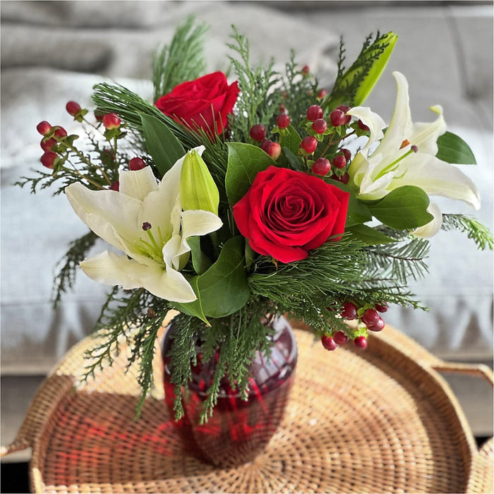Evergreen Delight Bouquet – PANDA FLOWERS CANADA INC, Calgary AB