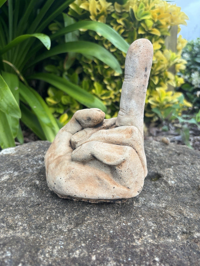22nice4me Garden Statues finger up concrete ornament with a weathered hand-painted finish for outdoor decor.