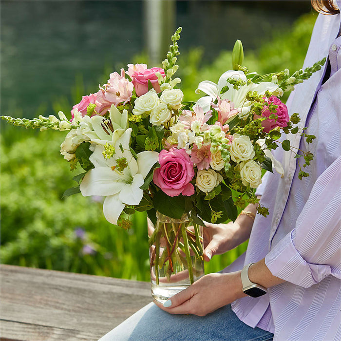 Fondly Bouquet – PANDA FLOWERS CANADA INC, Calgary AB