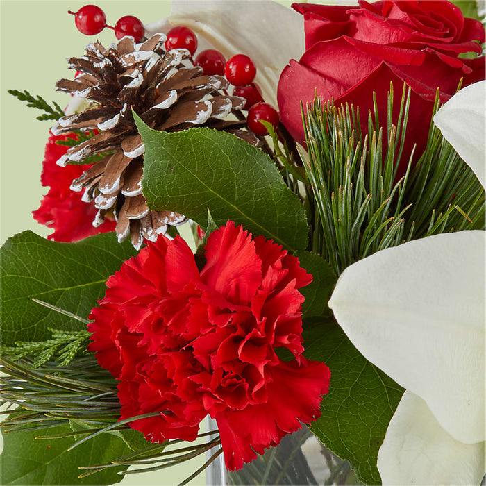 Glistening Icicles Bouquet – PANDA FLOWERS CANADA INC, Calgary AB