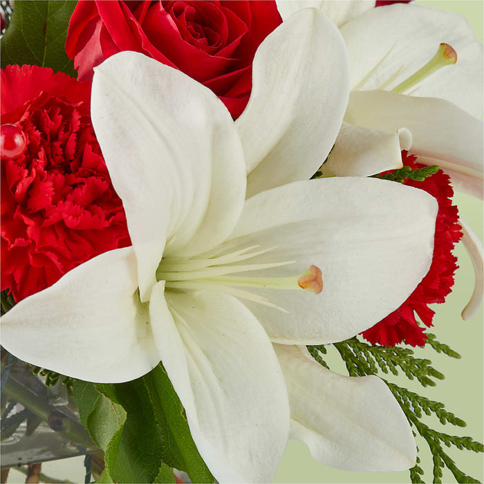 Glistening Icicles Bouquet – PANDA FLOWERS CANADA INC, Calgary AB