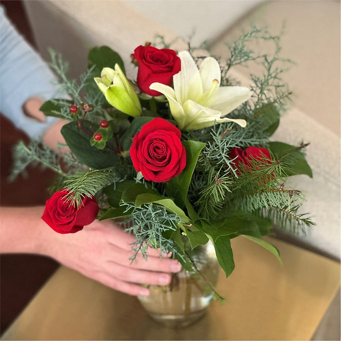 Glittering Lights Bouquet – PANDA FLOWERS CANADA INC, Calgary AB