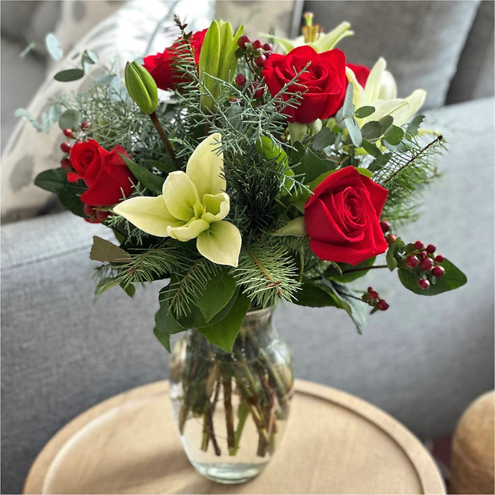 Glittering Lights Bouquet – PANDA FLOWERS CANADA INC, Calgary AB