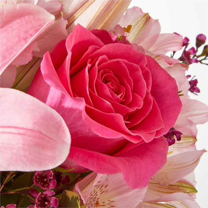 Lucky in Love Bouquet – PANDA FLOWERS CANADA INC, Calgary AB