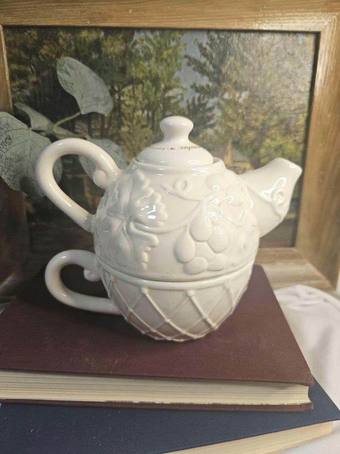 Parable Teapot and Cup for One - Farmhouse