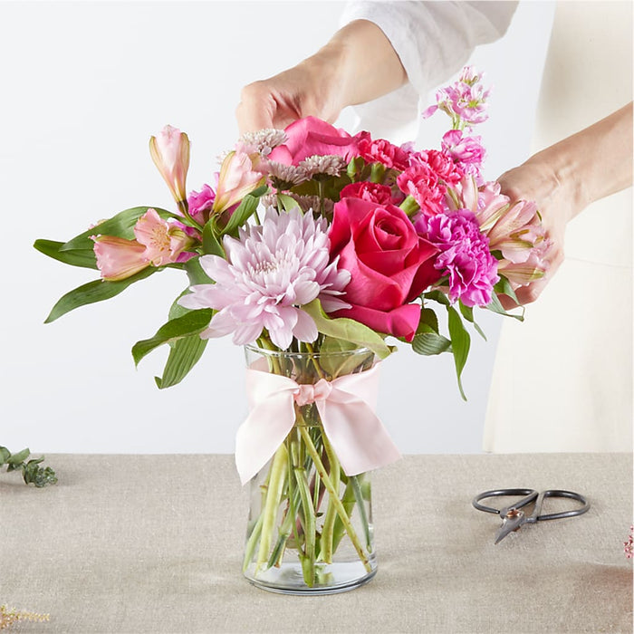 Pink Ribbon - A Florist Original – PANDA FLOWERS CANADA INC, Calgary AB
