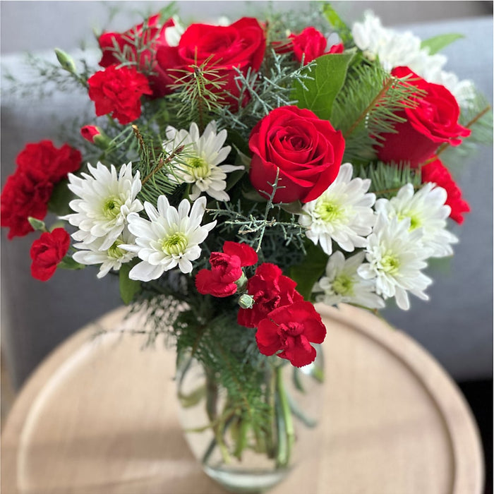 Seasonal Magic Bouquet – PANDA FLOWERS CANADA INC, Calgary AB