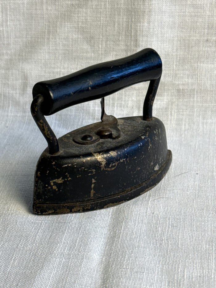Small Decorative Child’s Sad Iron 3