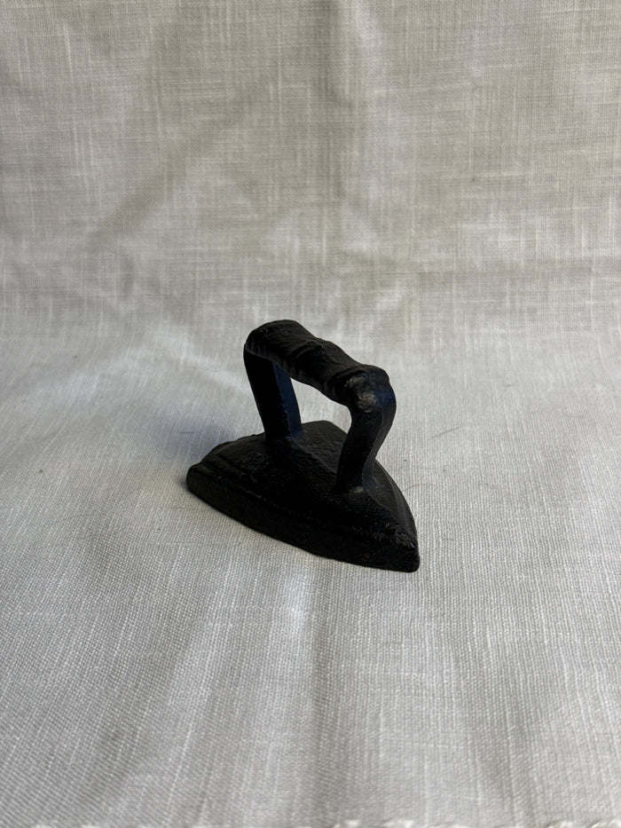 Small Decorative Child’s Sad Iron 5