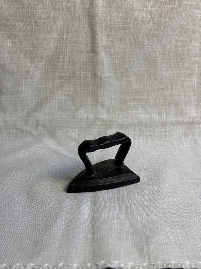 Small Decorative Child’s Sad Iron 5