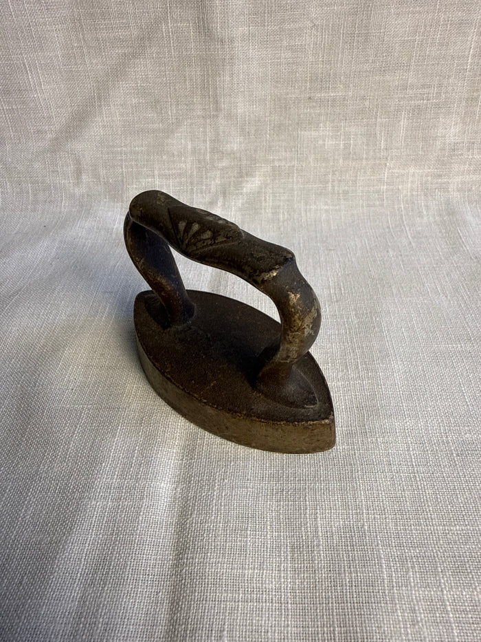 Small Decorative Child’s Sad Iron 7