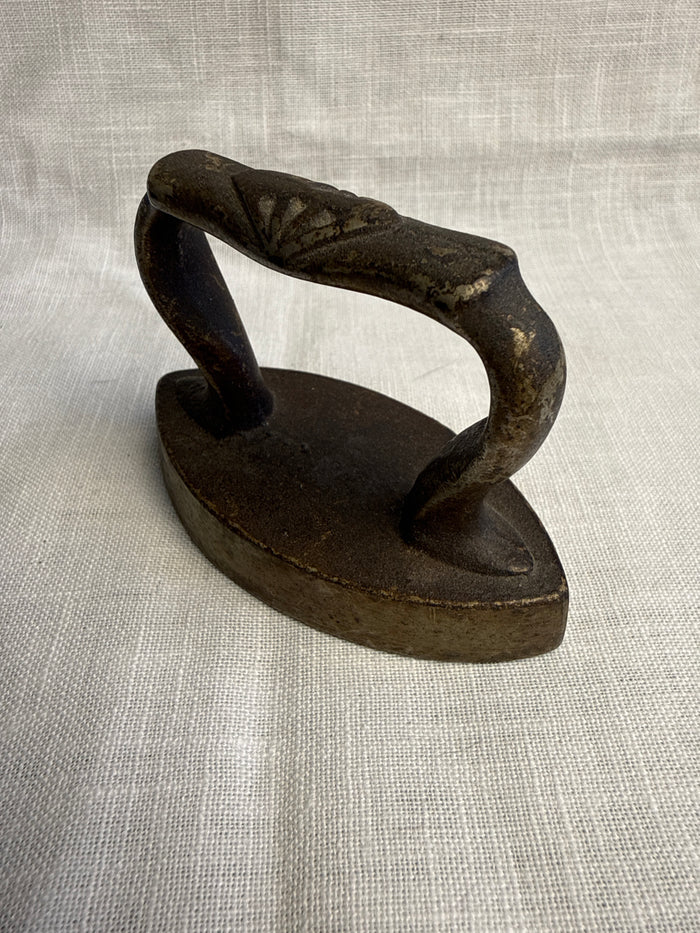 Small Decorative Child’s Sad Iron 7