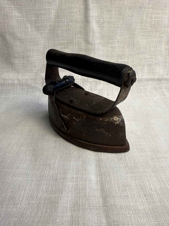 Small Decorative Child’s Sad Iron 9