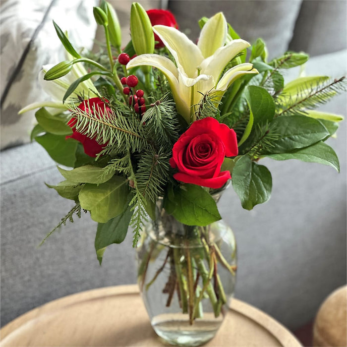 Sparkling Snowflakes Bouquet – PANDA FLOWERS CANADA INC, Calgary AB