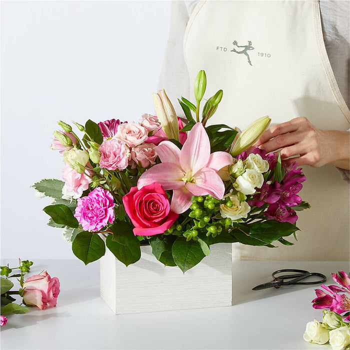 Sweetberry Box – A Florist Original – PANDA FLOWERS CANADA INC, Calgary AB